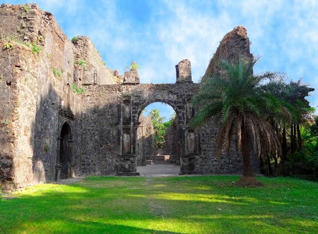 Now, Chimaji Appa turned his focus on Bassein fort which was surrounded by the Vasai Creek on two sides and the Arabian Sea on another side. The siege of Vasai Fort began on May 1, 1739 with Chimaji Appa laying 10 mines near the tower of Remedios. As the walls were breached..
