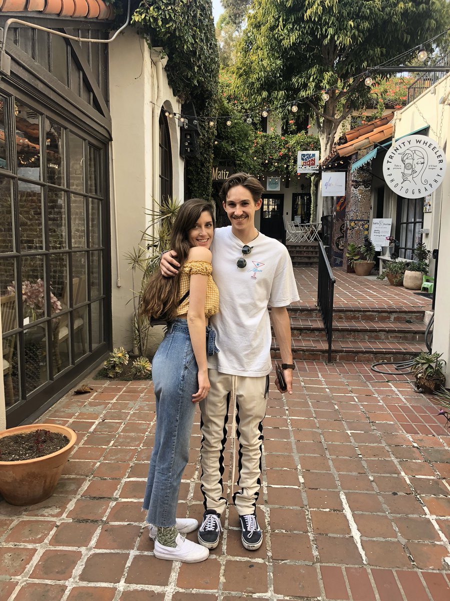 rachboris_'s tweet photo. #LoveIsNotTourism #LoveIsEssential #LoveIsNotTourism 🇺🇸💔🇩🇪 I Please let me reuinte with my other half, please please please. My heart is crying for it. I would do anything. This is the longest we’ve been apart https://t.co/ppEwh6hPJD