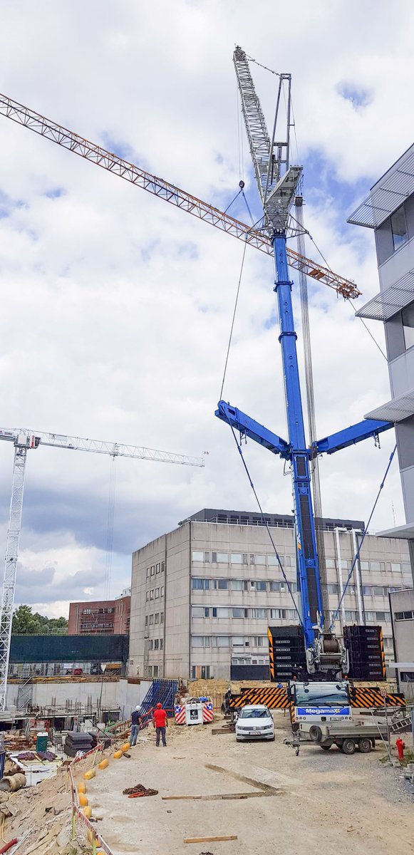 a_hexagone's tweet photo. The hospital UZ in Jette is expanding. For this purpose our customer Houben-Artes Roegiers rents for at least 15 months a Liebherr tower crane 420 EC-H 20 Litronic from our rental fleet. #liebherr #constructioncrane #liebherrcranes #liebherrpower #heavyequipmentlife https://t.co/OvPbv37SJa