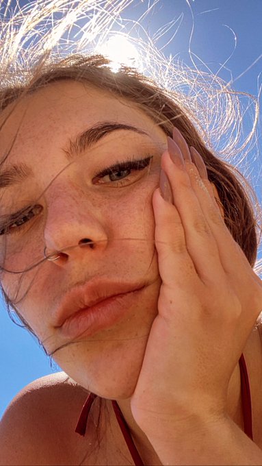 Day on the beach 🏖 https://t.co/4BOqHDfhSs