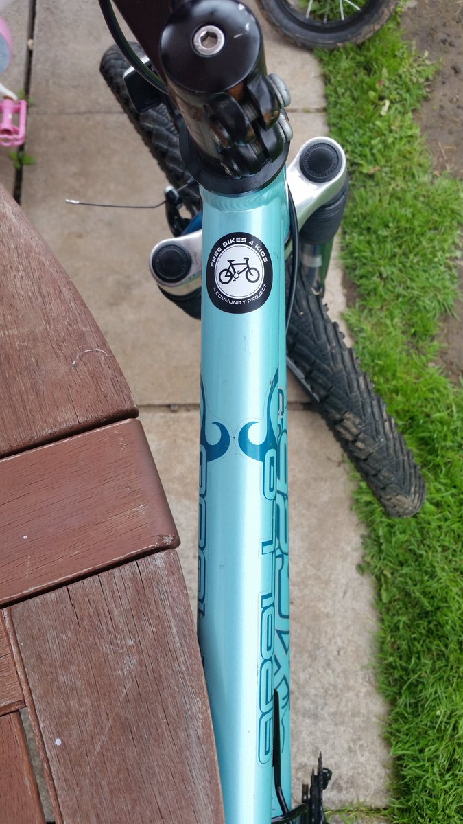 PuffaJones's tweet image. The first bike to get one of the new stickers!
Thanks again @r_bonnici ....they look great!

#community #freebikes4kids #cycling #recycle #giving