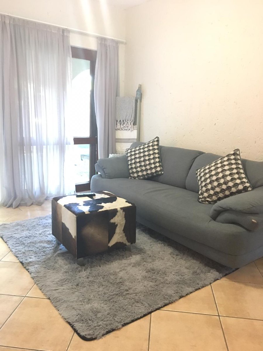 Livhu_mat's tweet photo. Fluffy rugs are back in stock.
Limited No.

1.5 x 2m = R500
2m x 3m= R750

Contact on WhatsApp =076 4859 784 https://t.co/9ceiUMMFPl