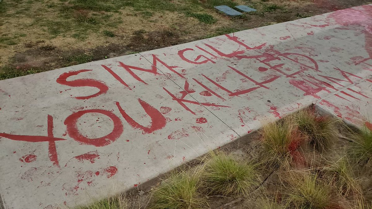 pvhowardtv's tweet photo. Violent protesters spread red paint on DA's office after police officers were cleared of deadly shooting. https://t.co/JH3e9iblzI