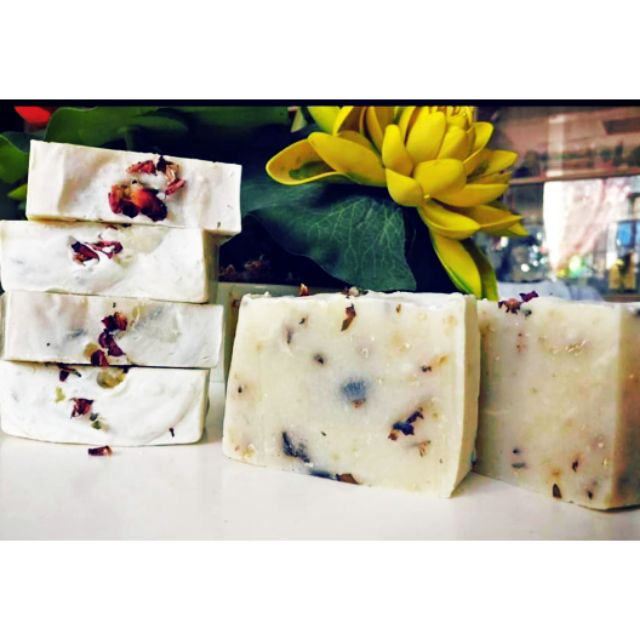 evenstar_13's tweet photo. I'm selling RELAXING SPA SOAP (MOISTURIZER) for ₱150. Get it on Shopee now! https://t.co/5ghGOXbd8h #ShopeePH https://t.co/kioobm9ckX