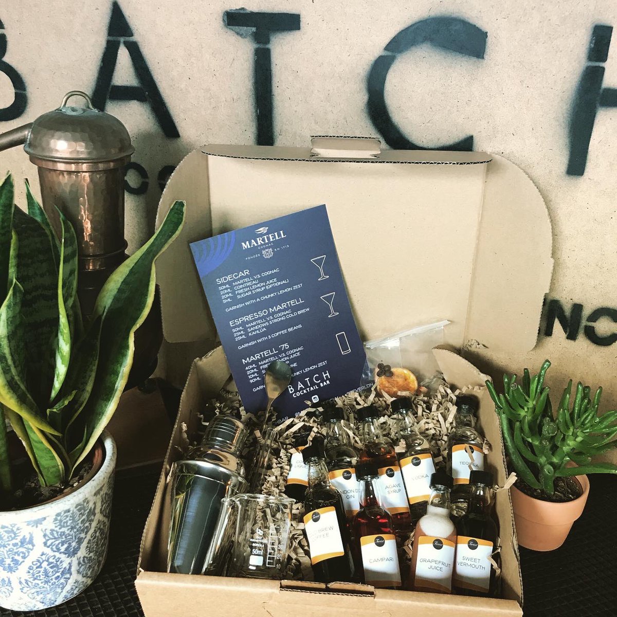 BatchBar's tweet photo. Examples of cocktail kits we’ve been making over the last few weeks for some fun clients. Virtual masterclasses are a lot of fun!
@twistlondon @Secret_LDN @JustEatUK @BatchBar #cocktailkit #masterclass #cocktailmasterclasses #cocktailmasterclass #cocktailsathome #virtuallearning https://t.co/CfpraT70H0
