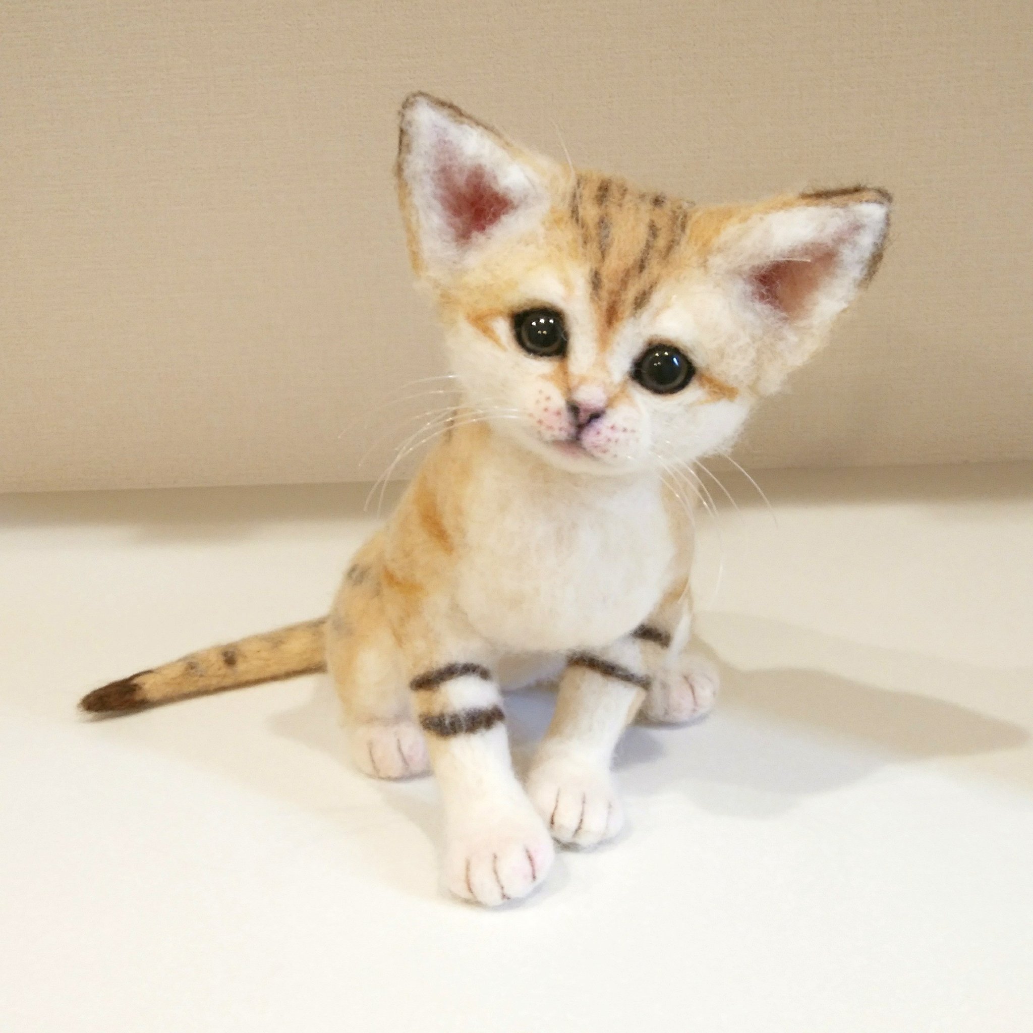 羊毛フェルト 猫 ハンドメイド ☆Disney☆ 受注商品♪mia♪ sサイズ キジ白猫 猫 ハンドメイド 羊毛