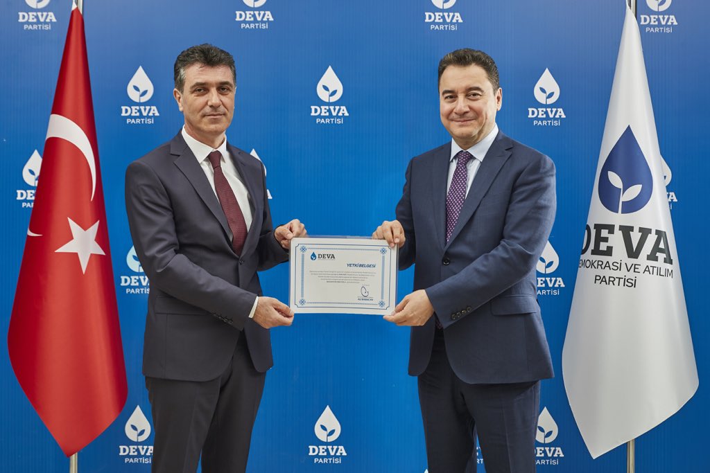 DEVA Partisi Hakkâri Kurucu İl Başkanı İbrahim Piruzbeyoğlu’nu tebrik ediyor, yeni görevinde başarılar diliyoruz. Partimiz ve ülkemiz için hayırlı olsun.

👉 devapartisi.org/teskilat/il-ba…
