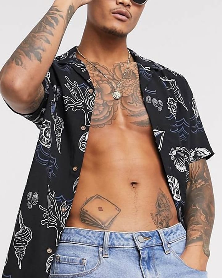 DitchFashion's tweet photo. Revere collar regular fit shirt in scribble shell print
Price ~ $200TT
Size ~ Medium
#DitchFashion #TrinidadAndTobago #Trinidad #Tobago #Fashion #Shirts #PatternShirt #ShellPrint https://t.co/4i5qP9WVgm