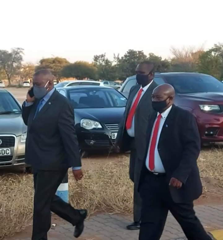 KearomaRantao's tweet photo. Ga ene ele Ramaphosa or Trump or Obama or Kagame nkabo le sa duduetse kana. Lo rata action tlhe #StartHOME https://t.co/FBwZr6NA7n
