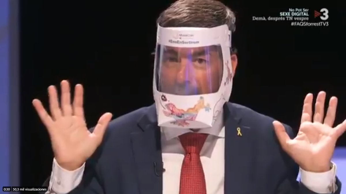 GovernDefectiu's tweet photo. Bon dia @jcanadellb,

Des del #GovernDefectiu us informem q, tal com es pot trobar al nostre fulletó de FAQS de @salutcat, l'ús d'aquesta pantalla, q ni saps com promocionar, no t'eximeix d'utilitzar la mascareta quirúrgica o roba.

Passa per l'oficina a pagar la multa, gràcies. https://t.co/9nu6JzvIsF
