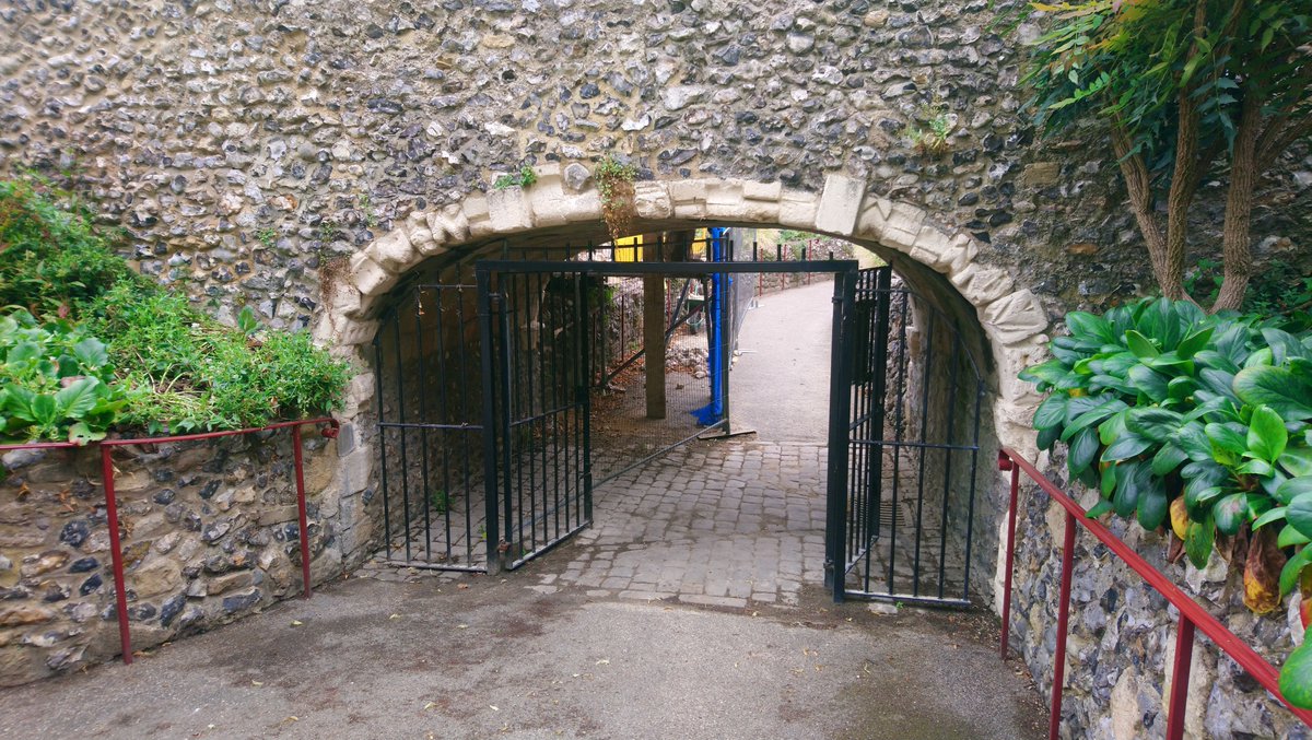 The Abbey Ruins are open again and our planned conservation maintenance by <a href="/ClivedenConserv/">ClivedenConservation</a> on the Ruins and tunnel entrance has restarted.
