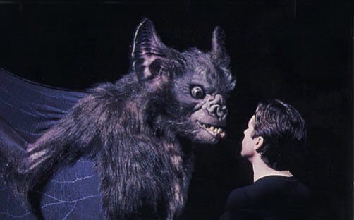 KEVINTOMIRANDA's tweet photo. Bruce Wayne and the giant bat - deleted scenes from Batman Forever https://t.co/DUIq2XPwic