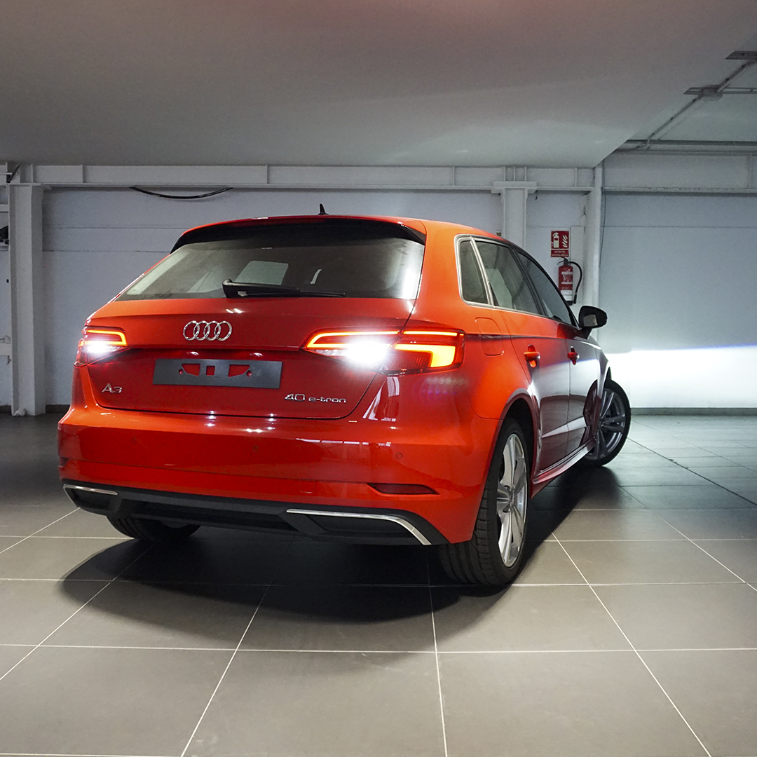 AudiMenai's tweet photo. ❗️PLAN RENOVE❗️ ¡Llévate tu #AudiA3Sportback sport 40 e-tron 150 kW (204 CV) por 27.453,80€*! ¡No esperes más! 👉 https://t.co/CoCEu6k5oG. https://t.co/rEiVq5xclF