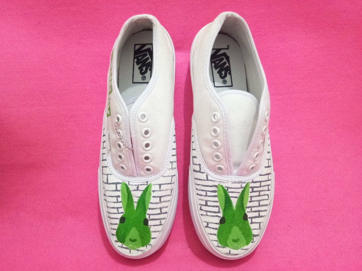 DFColl's tweet photo. SEPATU LUkIS VANS
Sepatu Lukis Custom, harga menyesuaikan budget kamu langsung japri WA kaka di 0878-3034-4242 #sepatulukis #sepatuallstar #sepatuconverse #vans #sepatuvans #artshoes #customs #sepatucustom #sepatujakarta #kalideres #vansart #sepatumurah #OnlineShop #jakarta https://t.co/bWxDFn9U3F