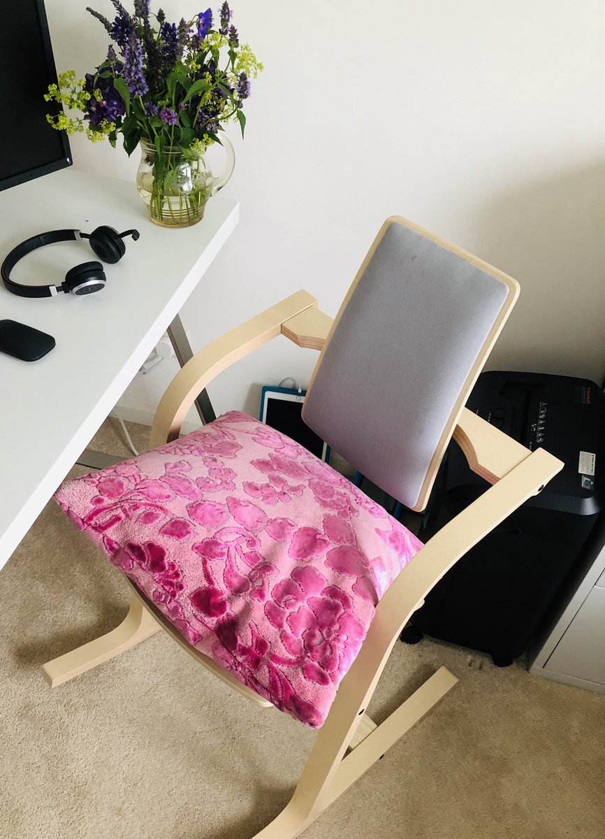 SarahKWallace's tweet photo. You asked about my ergonomic home office chair that benefits lower back and neck ache sufferers.  It’s the ‘Varier Actulum’ – a 1995 scandi design by Norwegian Peter Opsvik. More info in link https://t.co/Imb8q29Ldy

#workfromhome #wellbeing #mentalhealth #law https://t.co/fMKItxXDVE
