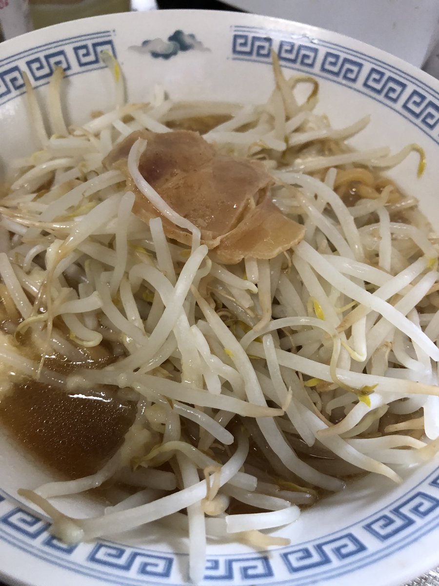 これを見ている皆さんはもう食べたであろうNISSINの豚園?!
コンビニでもやしの横に並んで売ってるインスタントラーメン?
入ってる焼豚っぽいのはショボいので?自作した焼豚がたくさんある時に食べたらもっと美味しかったかも?
ごちそうさまでした??
コンビニ商品レビュアーからお伝えしました! 