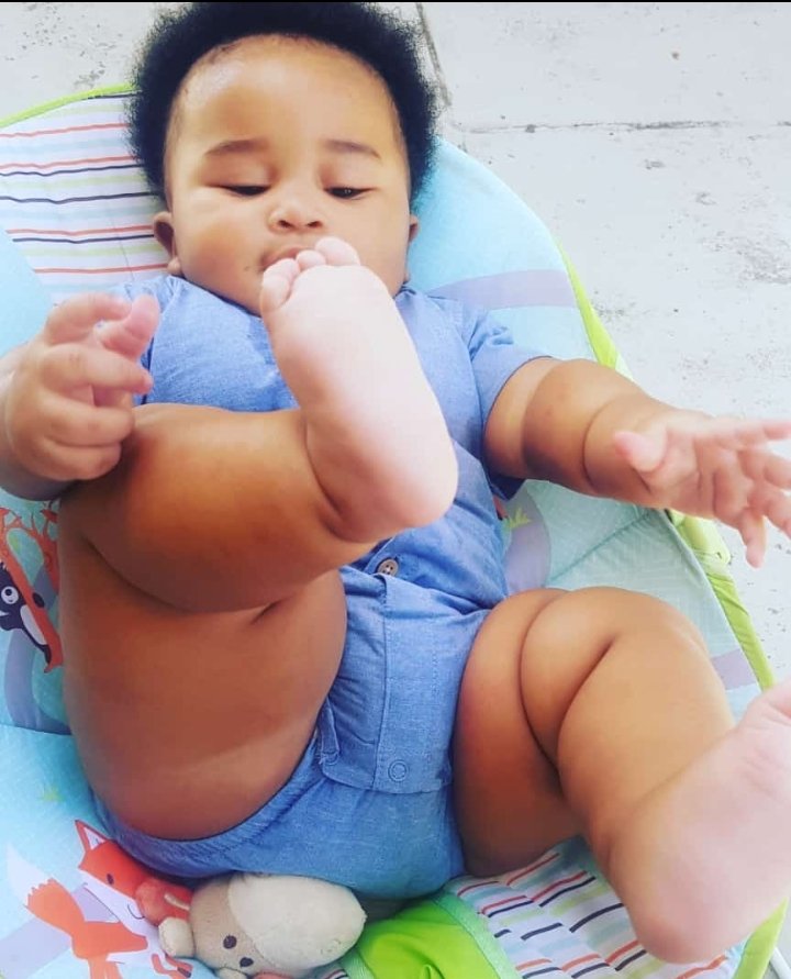 Magleesta's tweet photo. The working man is a whole 12 months old.🎶💅🎉🎊 happy birthday Bambo! #BamTurns1 #Bamcontent https://t.co/C4E3BW4XIs