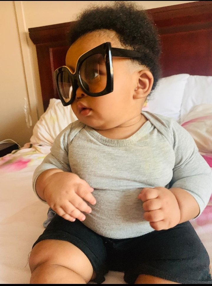 Magleesta's tweet photo. The working man is a whole 12 months old.🎶💅🎉🎊 happy birthday Bambo! #BamTurns1 #Bamcontent https://t.co/C4E3BW4XIs