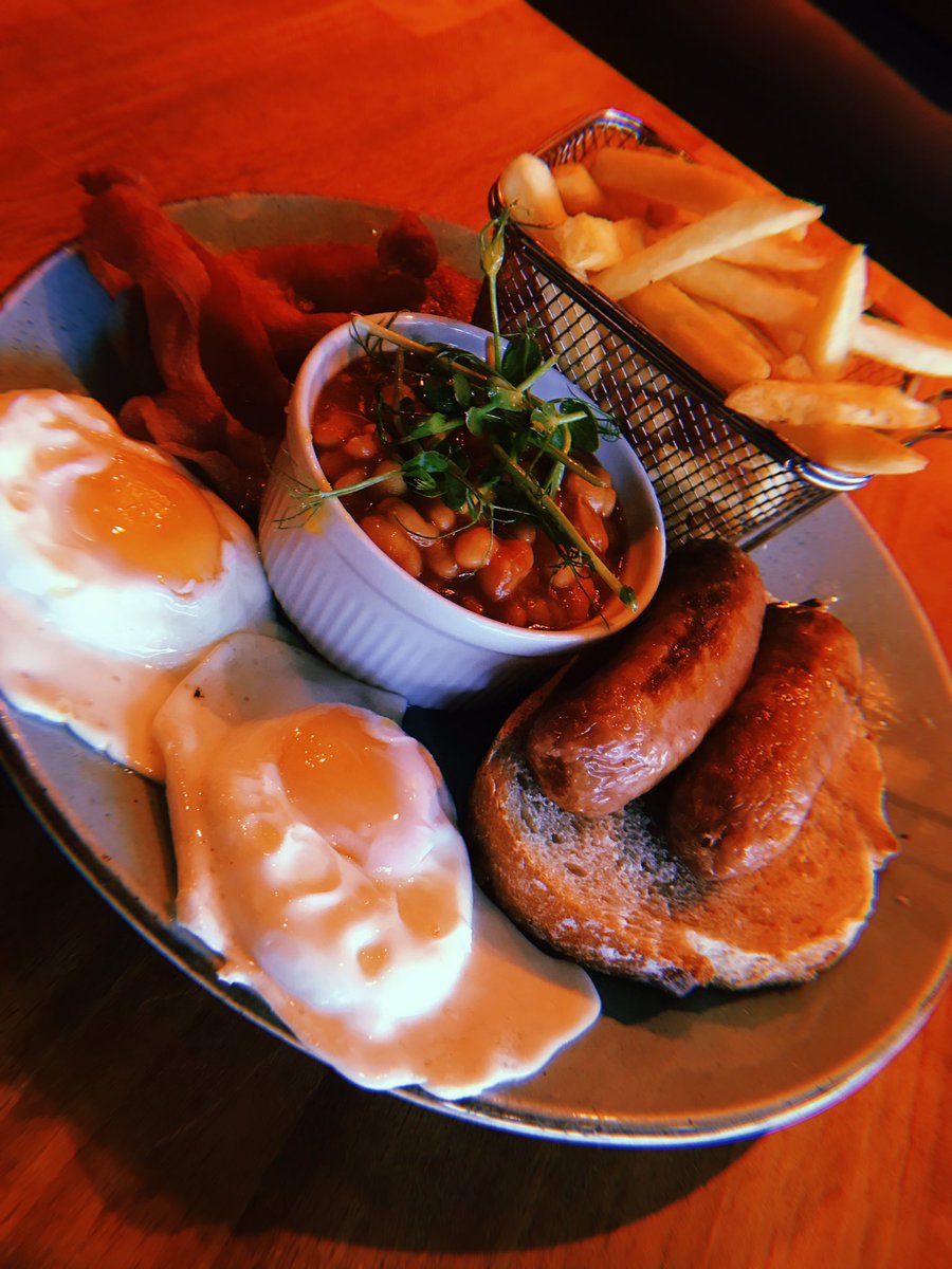 cafetabac's tweet photo. As we head into the weekend....come and treat yourself to breakfast, brunch or lunch. Had breakfast ever tasted better than with a Bloody Mary? 😍 https://t.co/Jun9uKdmCN