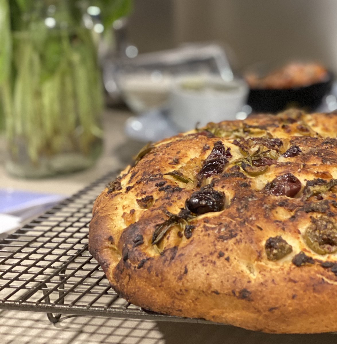 _JulieGoodwin's tweet photo. We’re so happy to be welcoming friends through our doors tonight. Pre-class snack at #JuliesPlace : Olive, rosemary and confit garlic focaccia, tomato salsa and basil pesto.we cook seafood risotto, fresh pasta and boscailoa sauce. Served with wine, salads, good company. And ❤️ https://t.co/vnvsRgPUEb