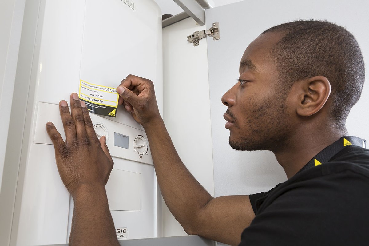 GasSafeRegister's tweet photo. Remember to have your gas appliances safety checked annually  by a Gas Safe registered engineer! You can find one on our website: https://t.co/45PyivaPZj #annualsafetycheck https://t.co/Z3PEjqgJr1 https://t.co/W7q6auP9Yb