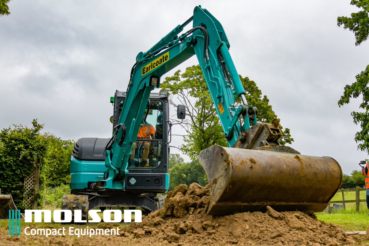 molsoncompact's tweet photo. Great to catch-up with Earlcoate and their Kobelco SK45SRX-6
Weighing in at 4.54t on rubber tracks, this #trueblue offers operators all the reach of a 6t class excavator
For more information on the SK45, click here: https://t.co/3jZqMZrSEJ
#kobelco #molsoncompact #molsongroup https://t.co/aVfbsucn2z