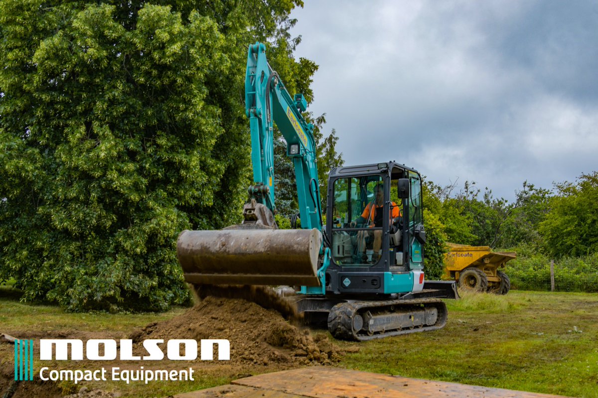 molsoncompact's tweet photo. Great to catch-up with Earlcoate and their Kobelco SK45SRX-6
Weighing in at 4.54t on rubber tracks, this #trueblue offers operators all the reach of a 6t class excavator
For more information on the SK45, click here: https://t.co/3jZqMZrSEJ
#kobelco #molsoncompact #molsongroup https://t.co/aVfbsucn2z