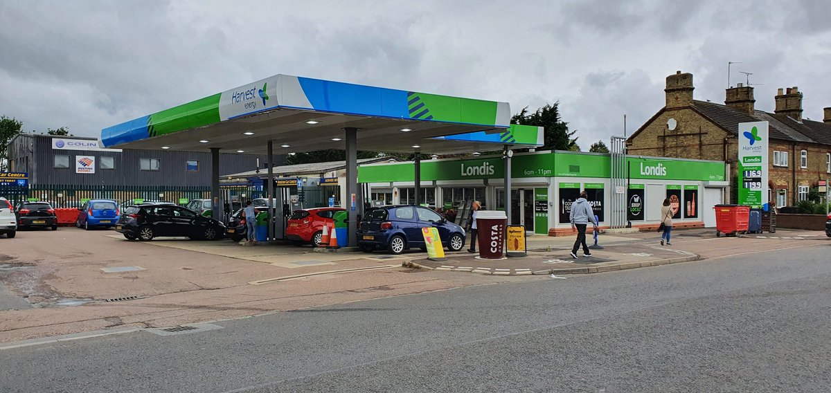 thomastaylor241's tweet image. Best wishes to all in @AsconaGroup #Henlow service station who have chosen to install the @CBE_EPoS #FutaTill , #WinRetail &amp;amp; #WetStock solution.

#Retail #Forecourt #Fuel #EPoS