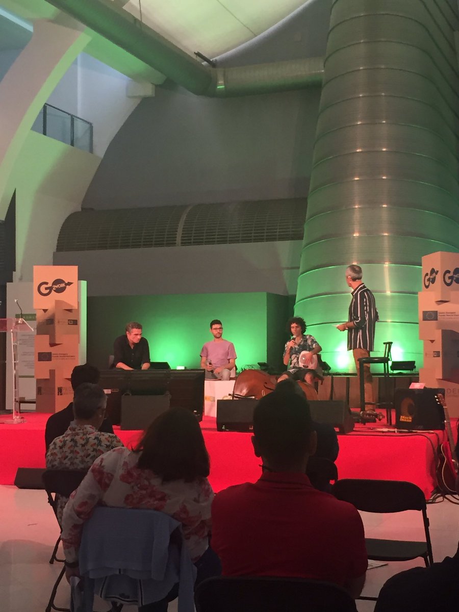 maikenkoop's tweet photo. Ayer acabamos el programa #EmprendimientoMusical de @FPaideiaGaliza y @eoi 
Un nivelazo de bandas y grupos 🙌🏻🙌🏻🙌🏻
Una maravilla haber acompañado a unos pocos 😉
#loreleigreen #BlancoYEnBotella #LagartoErrante @pabloriosart 
#emprendimiento #industriascreativas https://t.co/Uis7GgdhSd
