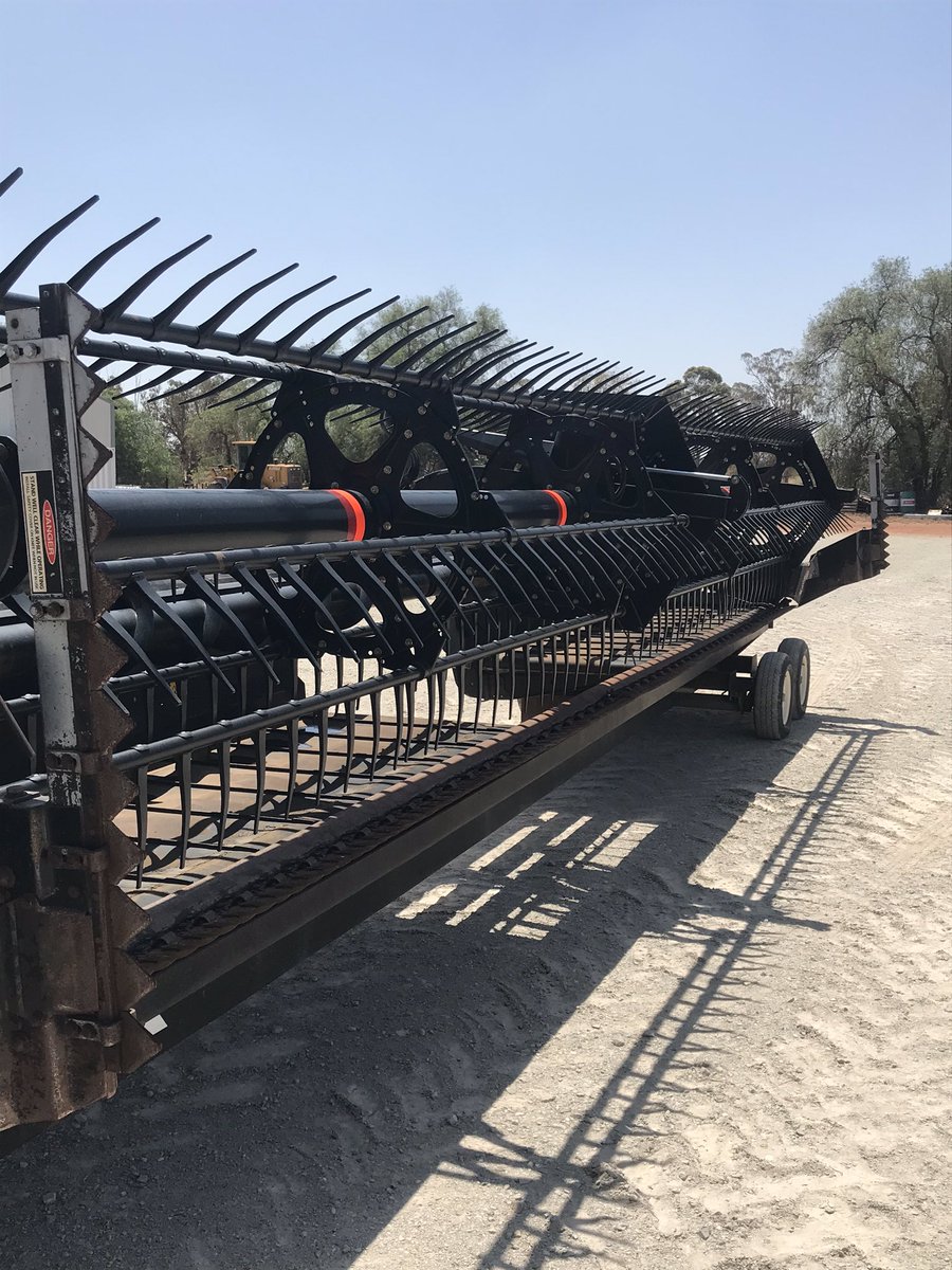 For sale Macdon 30’ D60-D 2011 front, country wide vertical knives, top auger , double knife drive, 3 axle stump jump trailer, deck shift from cab,  what’s it worth was thinking $75000, no further use only reason for selling ph 0427209110 retweets appreciated