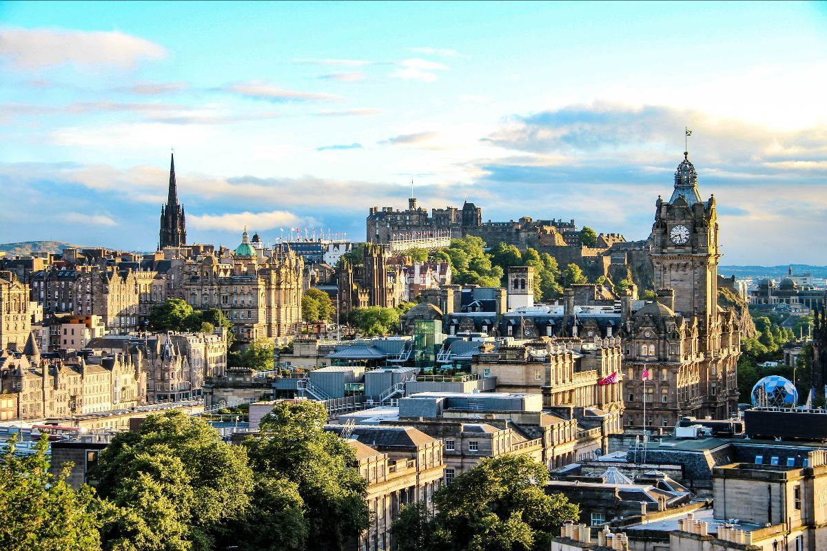 BestoursCorp's tweet photo. El país de #Escocia mantiene la cuarentena para los viajeros procedentes de España. https://t.co/SxRqE7pyxV https://t.co/oUEGiHUdpR