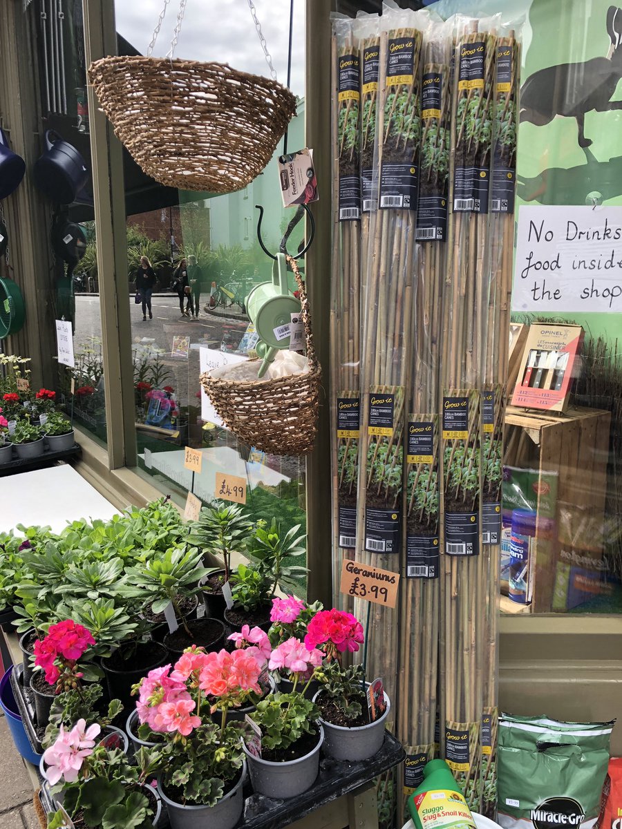 CothamHardware's tweet image. Calling all gardeners. Got you some 6ft canes....