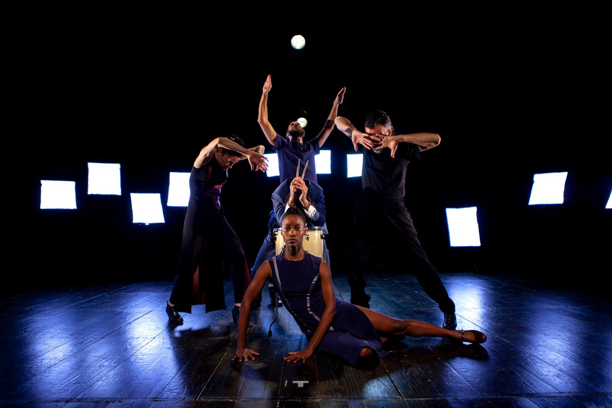 CulturaCuenta's tweet photo. Hoy y mañana, en el Festival Anfitrión, vive una gran noche de verano con clown, música y danza 🥰

En @Alcazabaalmeria, Lolo Fernández &amp; Cía con "Piano, piano".

En #Itálica, @CiaMarcoyChloe con "Los cuerpos celestes"

Info y venta de entradas en:
https://t.co/Ousyj5XyyO https://t.co/HgoXeT9Umm