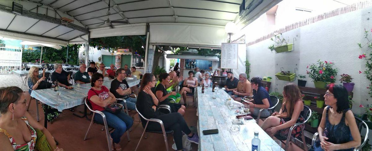 EnricPla_'s tweet photo. Trobada de la gent de @Podem de #Vinaròs amb @pilar_lima , @susanaruizvives , @mariojorda , @_EstherSanz_ i @MarisaSaavedraM . Compartint projectes i il·lusió, recuperant el Podem de totes i tots, el que està a les institucions perquè és de la gent. #SiSePuede https://t.co/kjmorEz6Fh