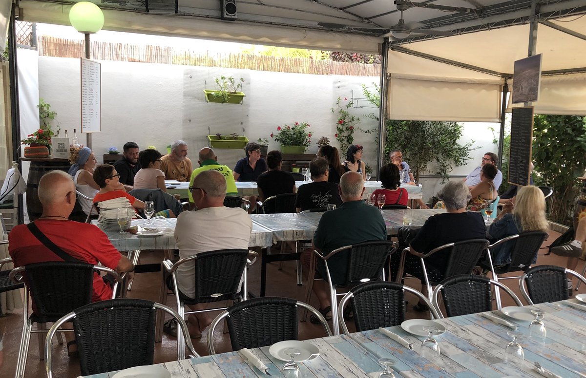 EnricPla_'s tweet photo. Trobada de la gent de @Podem de #Vinaròs amb @pilar_lima , @susanaruizvives , @mariojorda , @_EstherSanz_ i @MarisaSaavedraM . Compartint projectes i il·lusió, recuperant el Podem de totes i tots, el que està a les institucions perquè és de la gent. #SiSePuede https://t.co/kjmorEz6Fh
