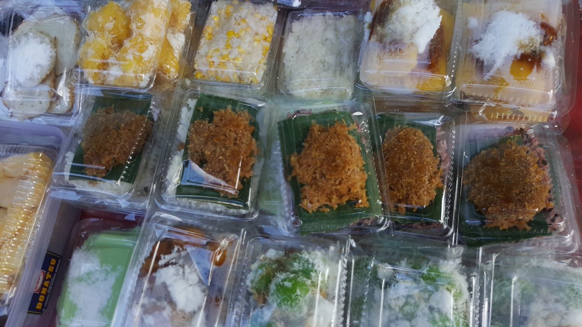 WhyGe's tweet photo. Various type of cake #jajananpasar #jajantradisional https://t.co/qa1W6d7YbV