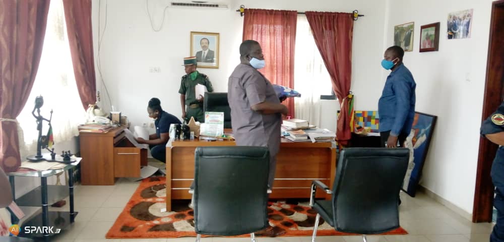Limbe1Council's tweet photo. and the commissioner of the 1st district police station accompanied by the deceased family who verified and took his personal belongings https://t.co/5IFDH7S90r