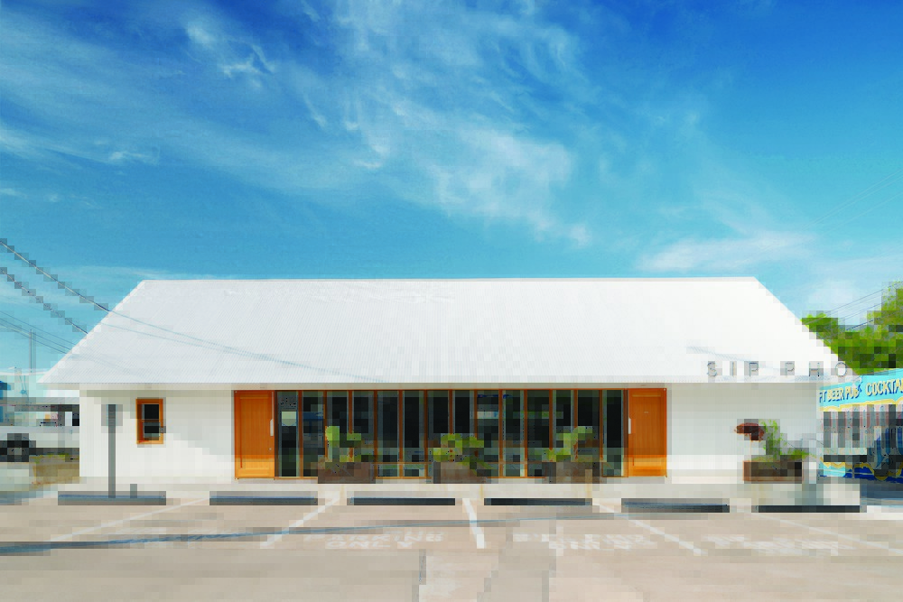 e_architect's tweet photo. Big calm building : Sip Pho Restaurant in Austin - Designed by MAGIC architecture
https://t.co/mOGSp3LCXS
#AmericanRestaurantDesign #AmericanArchitecture #USACommercialInterior #AustinRestaurant #AustinTexas #USA https://t.co/eZaQXCeSeg