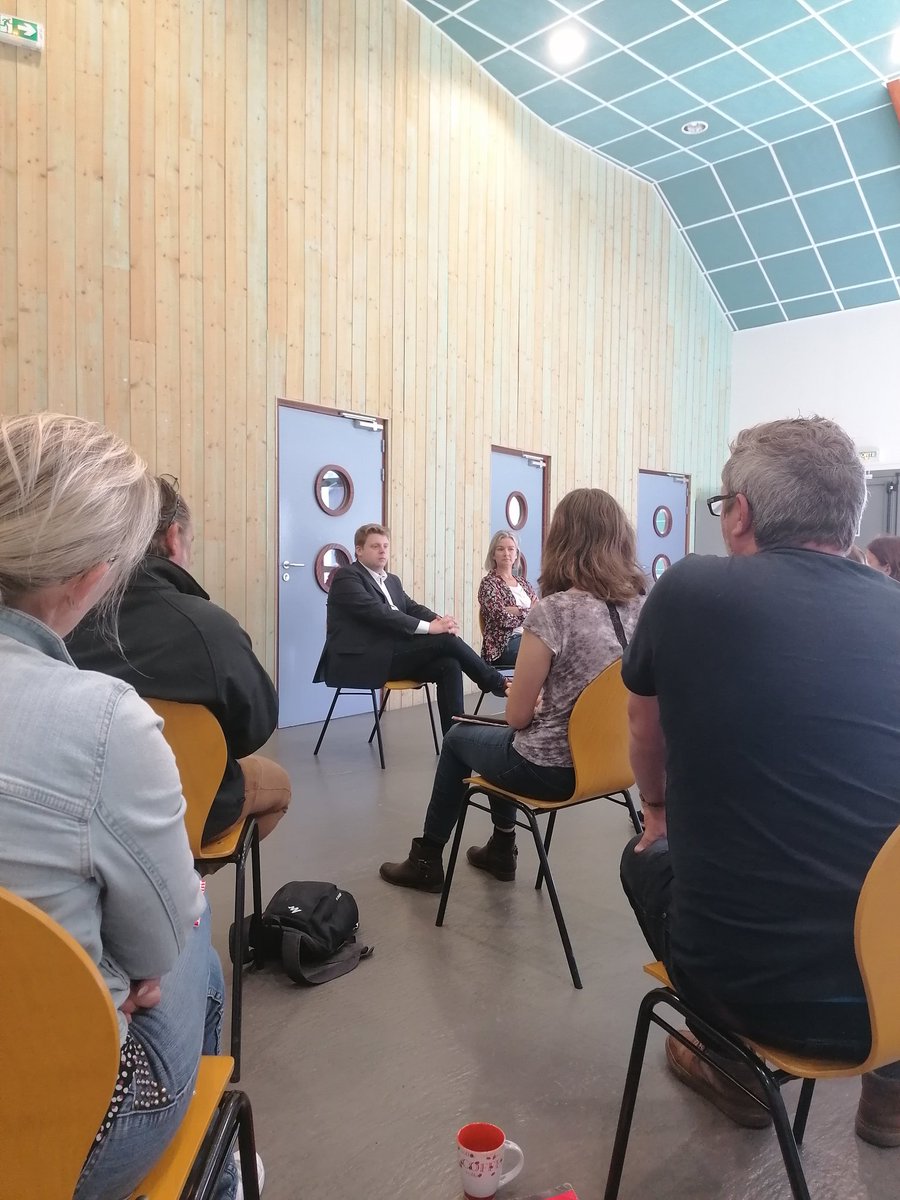 MFT_Ingrid's tweet photo. Toute l'équipe de la DPEJVQ a le plaisir de rencontrer ce matin @AmbroisAnne , Elue à la jeunesse et aux centres sociaux. Nous lui souhaitons la bienvenue et de beaux projets en tant que Maire déléguée de la Glacerie. Félicitations!#jeunesse #centressociaux #cherbourgencotentin https://t.co/TxjujeoapM