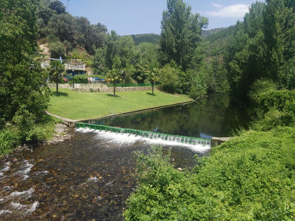 AlmaCazurra's tweet photo. Hilo 2⃣0⃣ Pueblos en #LeonEsp con piscina natural:

🏞️ Friera (El Bierzo)

🍴 Anguilas en el Restaurante Pescadores (987 56 40 45).

💤 Hostal San Nicolás El Real (620 32 93 86)

🐾 (3 Rutas) del Oro, de las Simas o la del Wolfram

♾  https://t.co/QTci7mDWcC

Foto @TurismoBierzo https://t.co/hQGYp4Lt2h