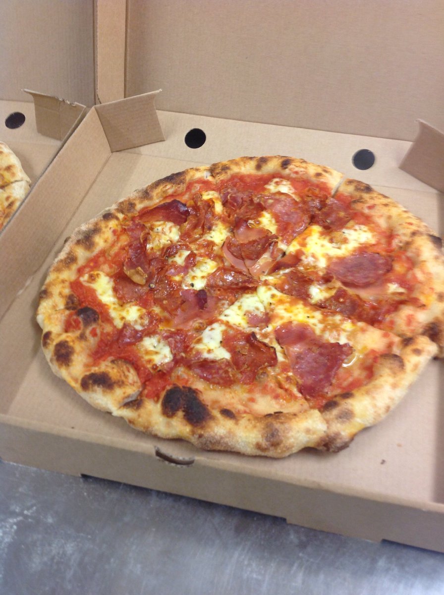 cafficabanypair's tweet photo. Pizza ar gael heno a nos fory. Archebwch arlein neu dros y ffôn 01690 710505. Agor am 4:30-8:30 #betwsycoed #eryri #tecawê

Pizza available tonight and tomorrow night. Order online or by phone on 01690710505. Open 4:30-8:30 #snowdonia #pizza #takeaway https://t.co/pjMBS7jkbc
