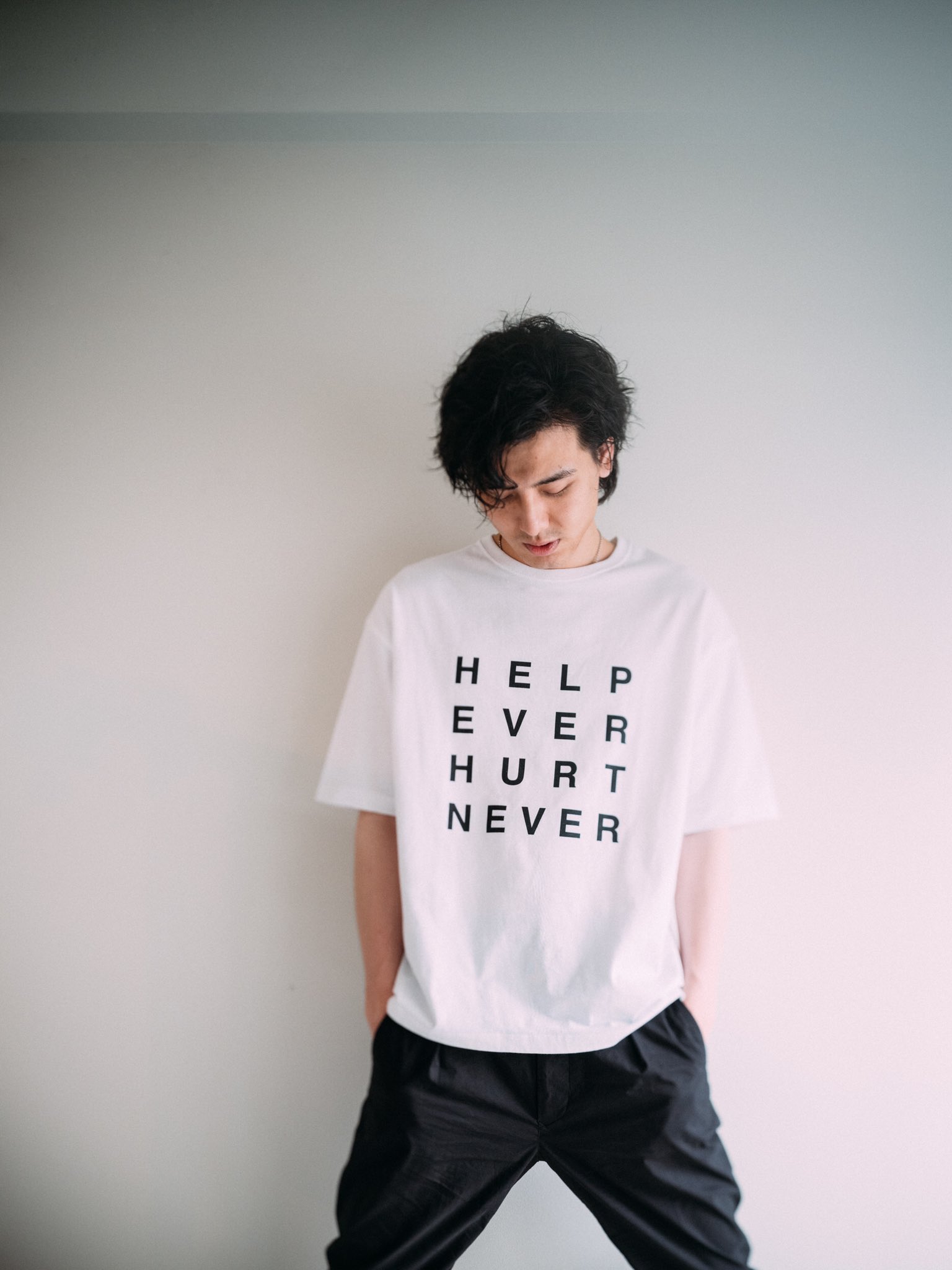 ミュージシャン藤井風 HEHN Tシャツ helpeverhurtnever - ミュージシャン