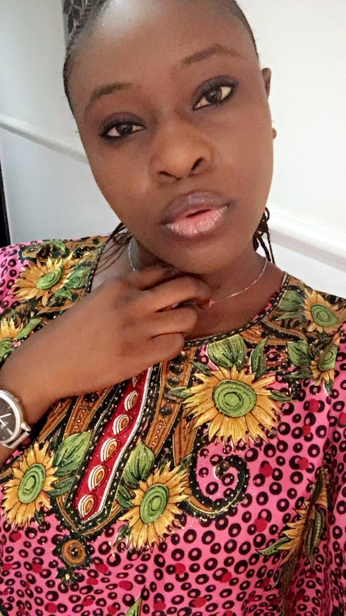 lizzyqu33n's tweet photo. Sometimes Let your Face breathe 🥰😍#DifferentShadesOfBareFace #nomakeup #TGIF #YourFavoriteChef 👩🍳 https://t.co/J5sh78fe8S