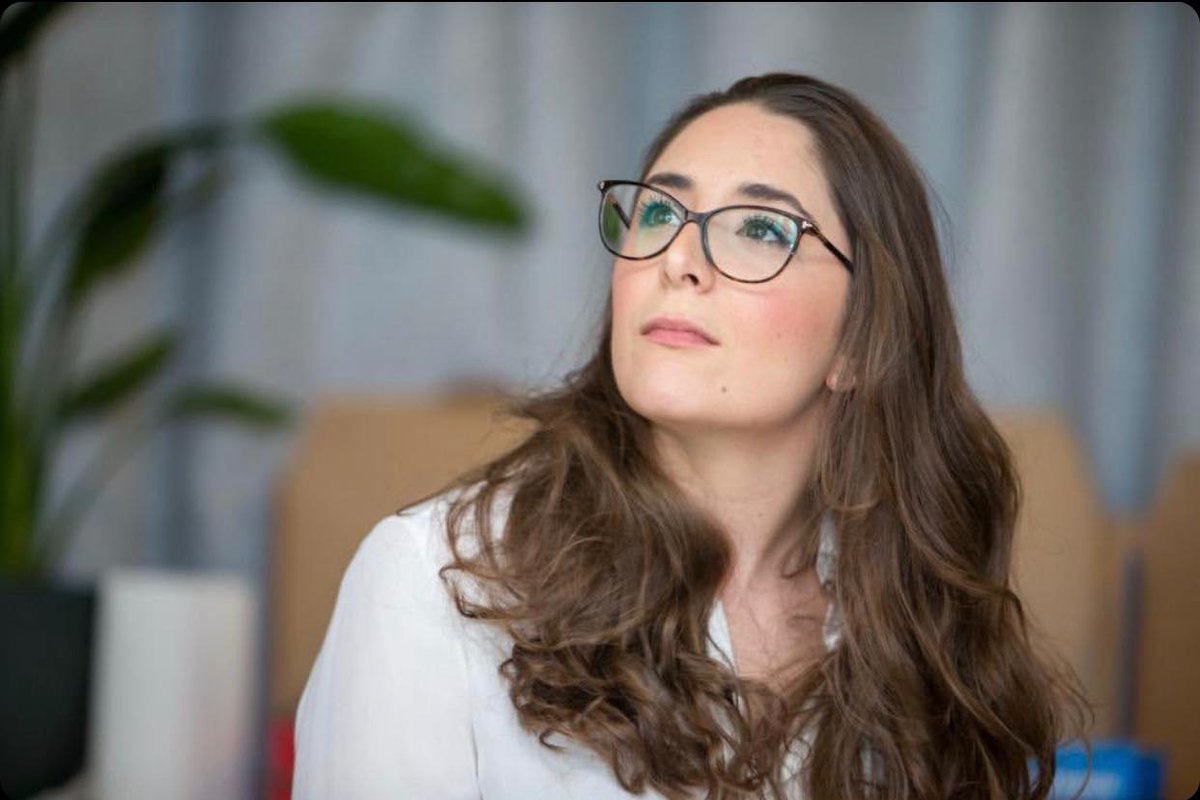 ChelmerOptician's tweet photo. Our lovely entrepreneurial customer, Jennie Lawson, Director &amp; Founder of @Mimosabeauty. 

Doesn’t she look great in her Tom Ford glasses with KODAK Clean &amp; Clear lenses! 

#chelmsford #essex #opticians #glasses #tomford #chelmervillage #vision #optometrist #sight #designer https://t.co/LfFZszdlzF