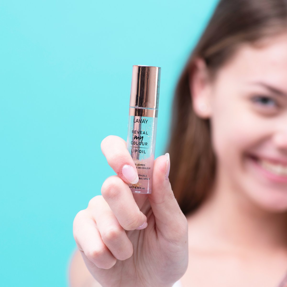 LAVAY_Paris's tweet photo. Huile hydratante lèvres - 😘 - entre le baume et le gloss, cet hybride soin/makeup fait du bien à nos lèvres en les rendant toutes douces et glowy. 

Combiné avec Lip Patch Mask, ils font des merveilles jour et nuit. https://t.co/2TuwSGec4j