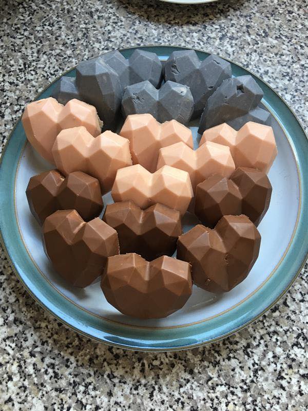 york_college's tweet photo. These are NOT your average brownies! 🖤 💛 💚
Check these amazing chocolate brownies, sent in my Georgia, who completed her studies with us this year.
#chocolateheaven #patisserie #wishingyoulotsofluck #cleverstudents https://t.co/OUYmUBMQeR