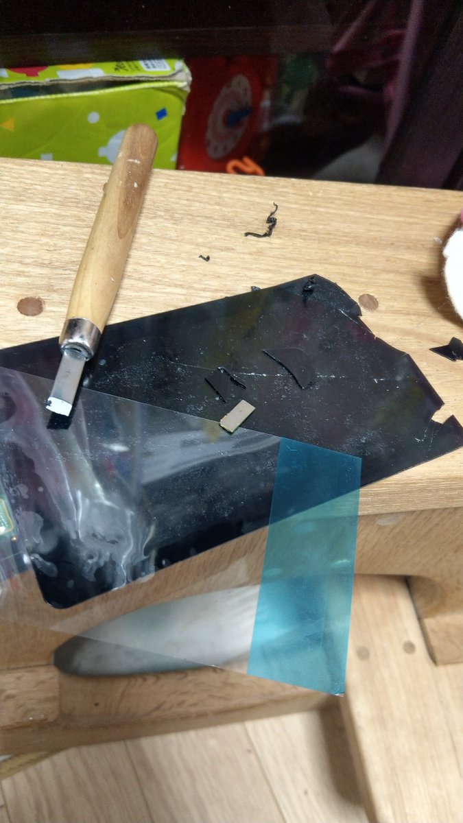 photonさんのLCD交換の儀を執り行いました。😃以外とすんなり交換できました。LCDは剥がそうとするとバキバキに割れます。😂端子と基盤の接続はちょっと苦戦しますがベスポジにいくと入った感があります。😆LCD交換しましたがskさんのソニックミニ欲しい。😭