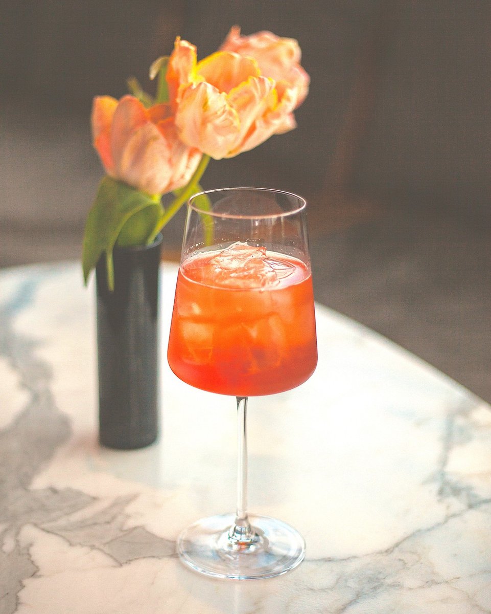 𝗪𝗶𝗹𝗳𝗿𝗲𝗱'𝘀 𝗦𝗽𝗿𝗶𝘁𝘇 - we’re launching very soon! Check out our website in bio for a sneak peek... 0% Alc. Aperitif made with Bitter Orange &amp; Rosemary.
.
1 part Wilfred's <a href="/wilfredsdrinks/">wilfredsdrinks</a>
2 parts tonic
Plenty of ice and garnished with an ora