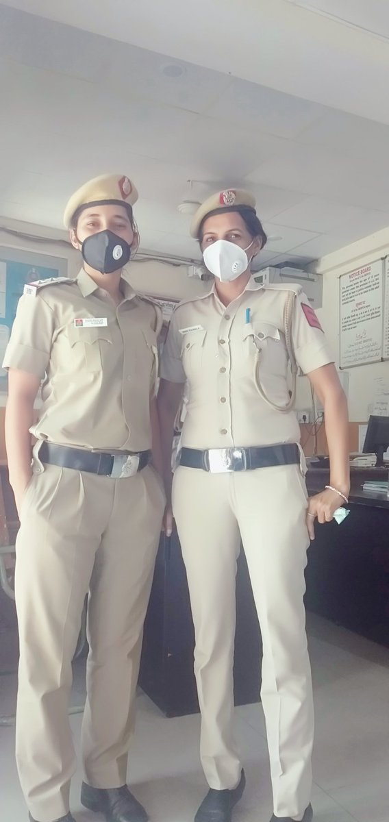 Delhi police....
खाकी...
निरन्तर संघर्ष करना है,
बाधाओं से डटकर मुकाबला हमें। करना है,
सच्चाई की राह पर चलना है,
खाकी हमारी जान  है, यही हमारी शान  है,
यही हमारा मान है, यही पुलिस की पहचान है,
#  balayadav #Raj#....