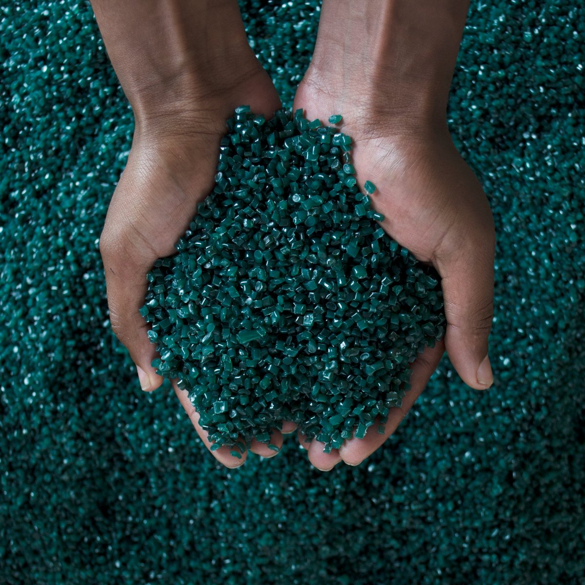 Cet été, le Nylo® rentre dans une nouvelle phase de développement produit. En améliorant notre processus de régénération nous espérons que nos granulés seront transformés en de Nombreux objets.
#recycling #bretagne #brest #filetfab #sustainable